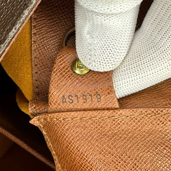 Louis Vuitton Musette Salsa GM crossbody bag - Picture 10 of 12